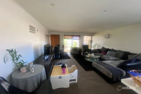 Property photo of 2 Sahara Way Truganina VIC 3029