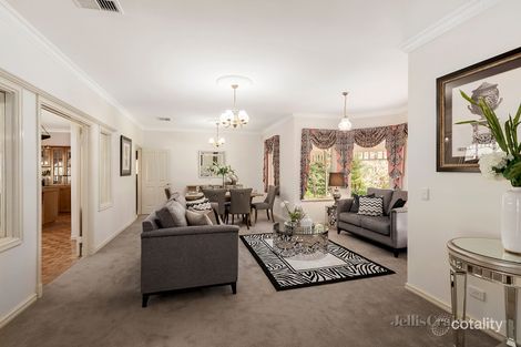 Property photo of 12 Raymond Elliot Court Park Orchards VIC 3114
