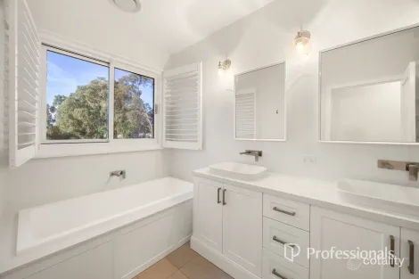 Property photo of 31 The Wridgeway Mount Evelyn VIC 3796