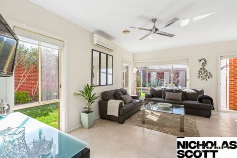 Property photo of 2 Teal Court Williamstown VIC 3016