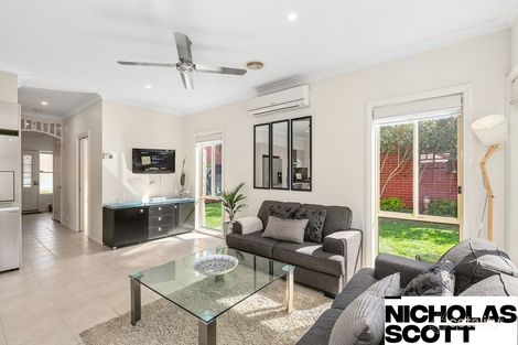Property photo of 2 Teal Court Williamstown VIC 3016