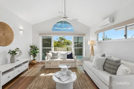 Property photo of 34 Patrick Crescent Saratoga NSW 2251