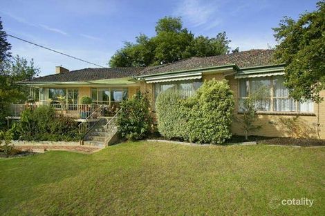 Property photo of 2 Banff Court Balwyn VIC 3103