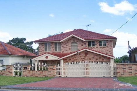 32 Woodbine St, Yagoona, NSW 2199