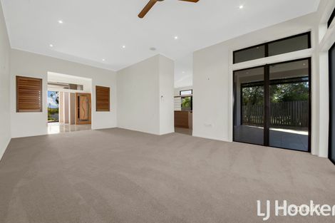 11 Lois Ct, New Auckland, QLD 4680