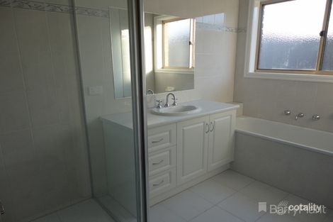 Property photo of 3/5 Acacia Court Pakenham VIC 3810