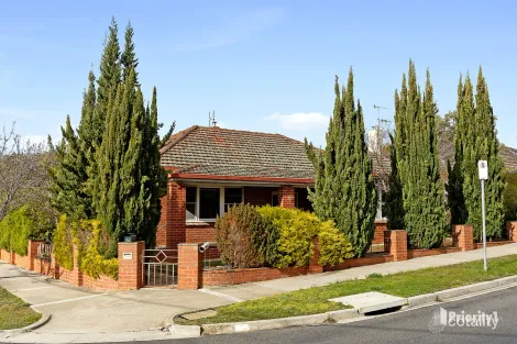 8 Putnam Ave, Strathdale, VIC 3550