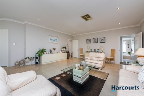 Property photo of 7 Ankuri Pass Carramar WA 6031