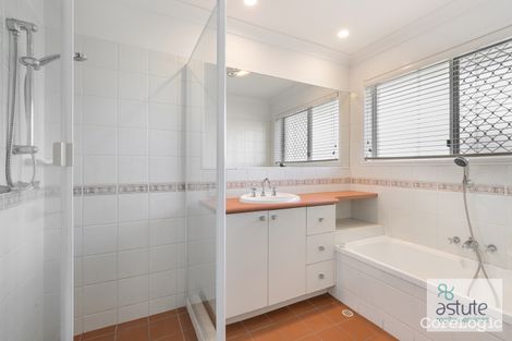 Property photo of 122 Cribb Road Carindale QLD 4152