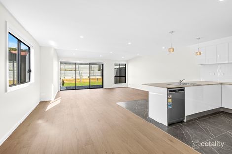 Property photo of 1/43 Paul Circuit Tullimbar NSW 2527