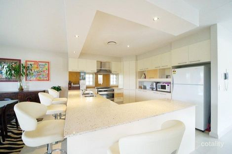 Property photo of 2116 Fernlea Close Hope Island QLD 4212