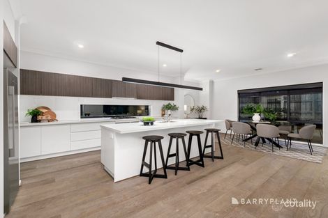 Property photo of 11 Ellerton Square Wantirna VIC 3152