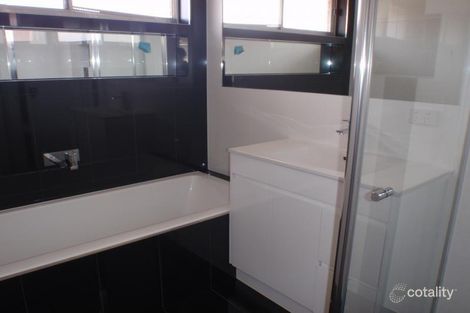 Property photo of 16 Newbury Street Deer Park VIC 3023