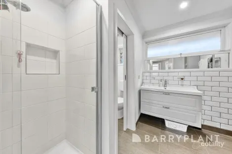 Property photo of 2 Luxford Street St Albans VIC 3021