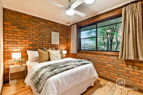 Property photo of 2/11 Bryan Court Eltham VIC 3095