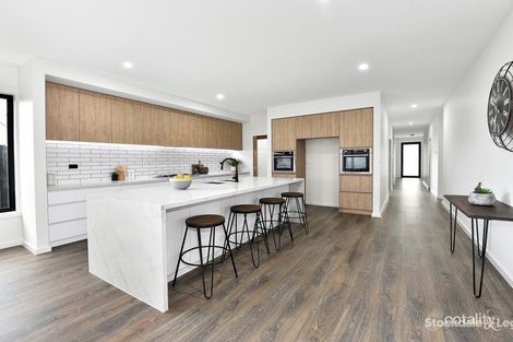 Property photo of 6 Olivetree Loop Craigieburn VIC 3064