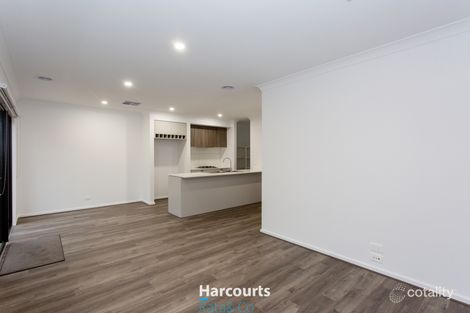 Property photo of 13 Frangipani Way Mickleham VIC 3064
