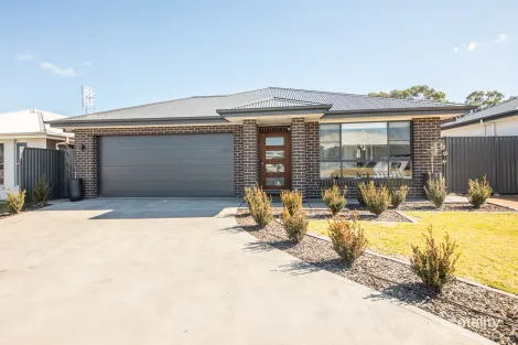 Property photo of 26 Turon Crescent Dubbo NSW 2830