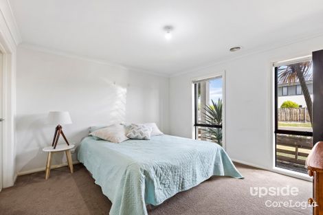 Property photo of 2 Green Court Burnside Heights VIC 3023
