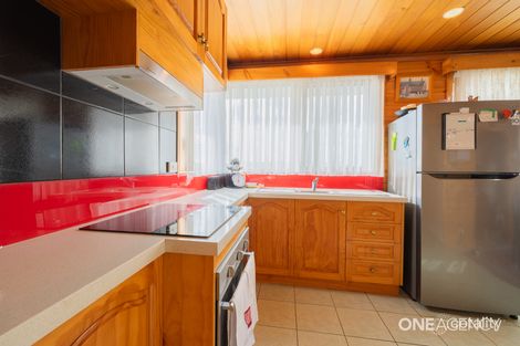 Property photo of 12 Kennedy Street Ocean Vista TAS 7320