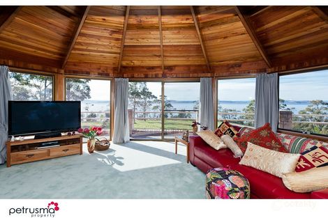 Property photo of 55 Fossil Cove Drive Blackmans Bay TAS 7052