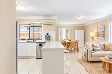 Property photo of 3/4 Broad Street Labrador QLD 4215