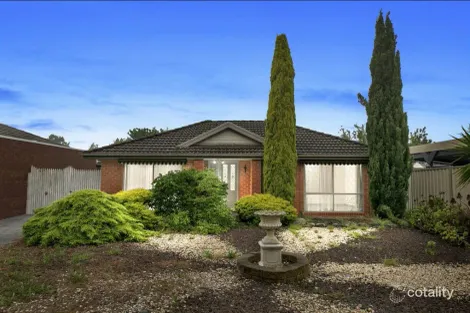 Property photo of 8 Shearer Place Roxburgh Park VIC 3064