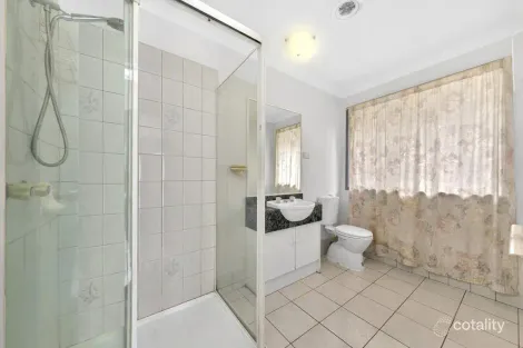 Property photo of 8 Shearer Place Roxburgh Park VIC 3064