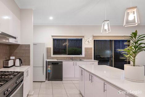 Property photo of 15 Bayleaf Street Berwick VIC 3806