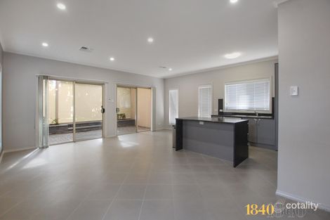 24 Meadowvale Rd, Modbury, SA 5092