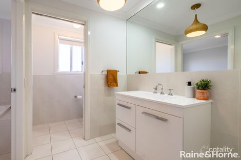 Property photo of 42 Cheviot Drive Kelso NSW 2795
