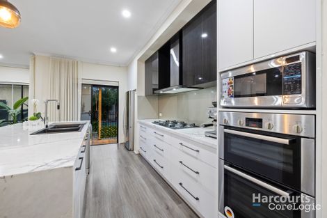 Property photo of 19 The Close Caroline Springs VIC 3023