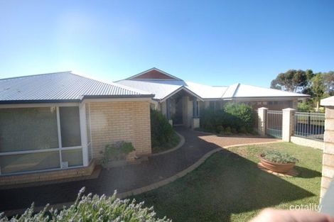 Property photo of 24 Sydney Hall Way Narrogin WA 6312
