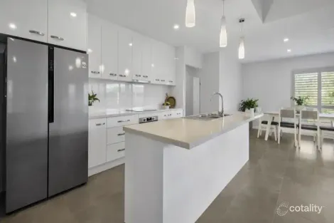 Property photo of 40 Surfrider Place Mudjimba QLD 4564