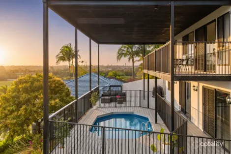 Property photo of 68 Paddington Drive Carrara QLD 4211