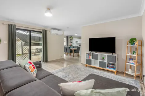 Property photo of 1/80 Ferraby Drive Metford NSW 2323