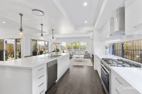 Property photo of 31 Keelson Crescent Hope Island QLD 4212