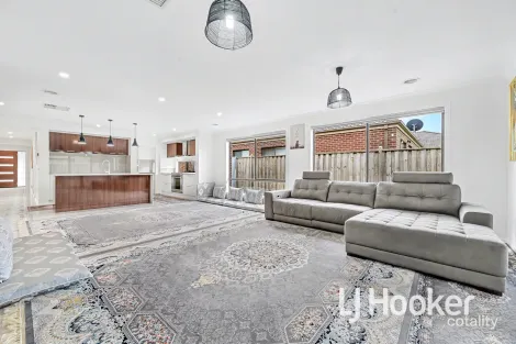 Property photo of 31 Simmental Drive Clyde North VIC 3978