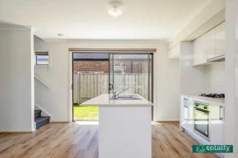 Property photo of 37 Arlington Park Parade Mickleham VIC 3064