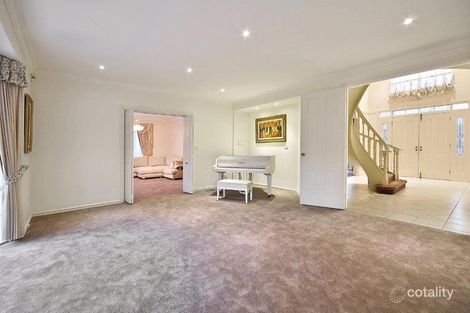 Property photo of 33 Kwinana Street Glen Waverley VIC 3150