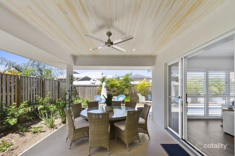 Property photo of 31 Keelson Crescent Hope Island QLD 4212