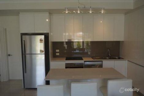 Property photo of 2/53 Dibar Street Wynnum QLD 4178