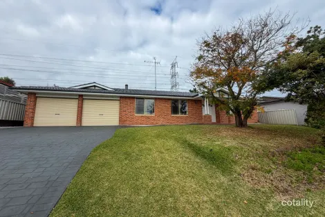 16 Yellow Gum Cl, Glenmore Park, NSW 2745