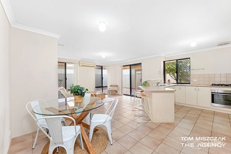 Property photo of 2/6 Whiteside Street Cloverdale WA 6105