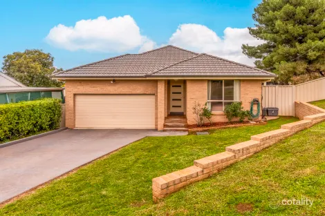 Property photo of 7 Parry Drive Temora NSW 2666