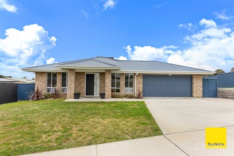 Property photo of 2 Chinnery Close Bungendore NSW 2621