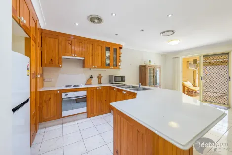 Property photo of 20 Trade Winds Drive Helensvale QLD 4212