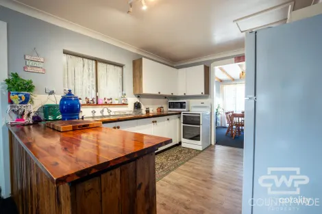 Property photo of 6 Coakes Street Guyra NSW 2365