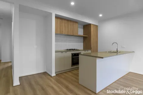 Property photo of 16 Cupola Walk Truganina VIC 3029