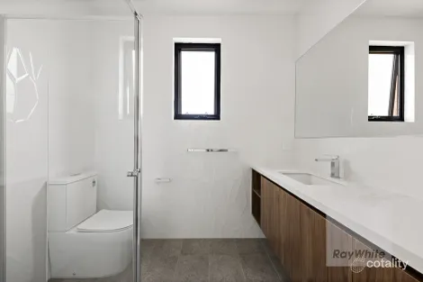 Property photo of 1 Avon Court Bundoora VIC 3083
